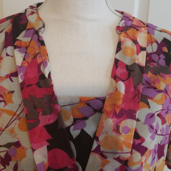 Colorful flower blouse - Picture 2 of 5